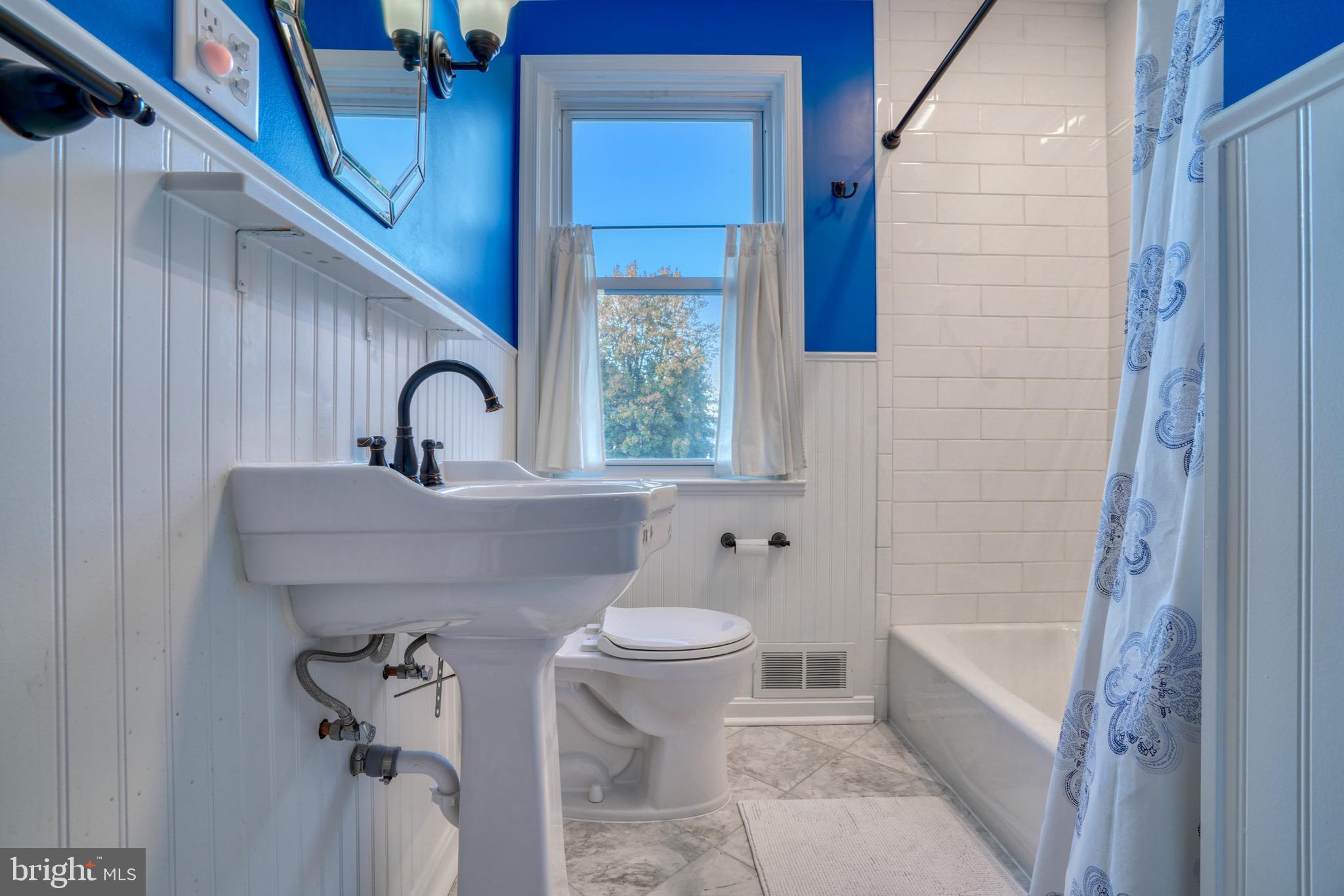 143 Hopkins Road Baltimore, MD 21212 - Photo 25 of 52 Updated bathroom with modern fixtures