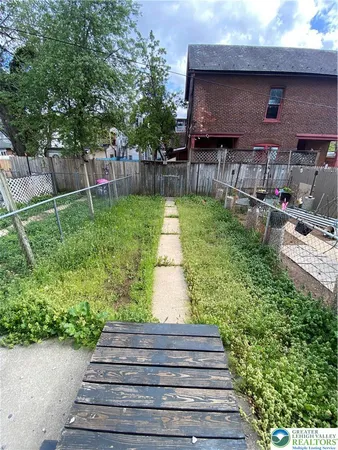 $2,300 | 948 West Maple Street, Allentown, PA 18101