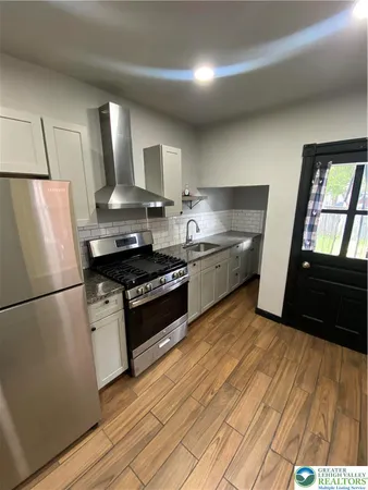 $2,300 | 948 West Maple Street, Allentown, PA 18101