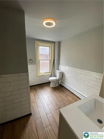 $2,300 | 948 West Maple Street, Allentown, PA 18101