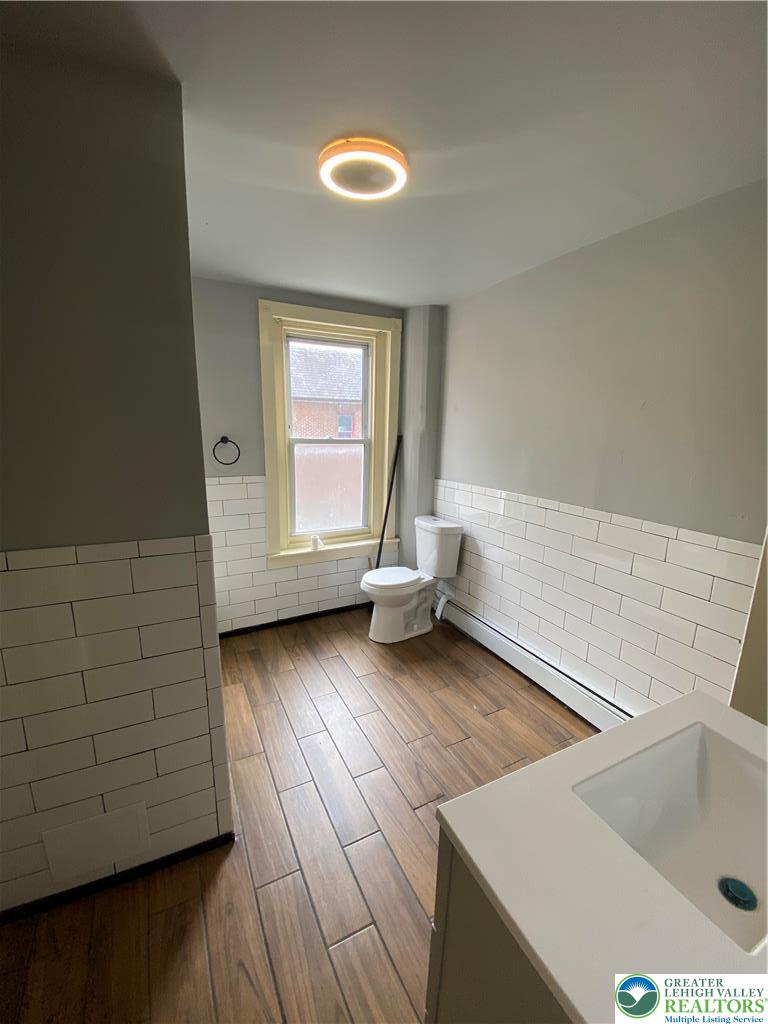 948 West Maple Street Allentown, PA 18101 - Photo 8 of 24