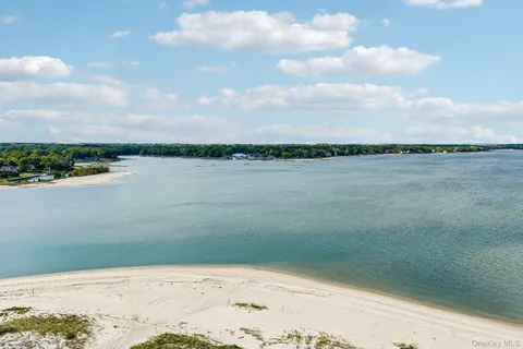 $1,925,000 | 2100 Glenn Road, Southold, NY 11971