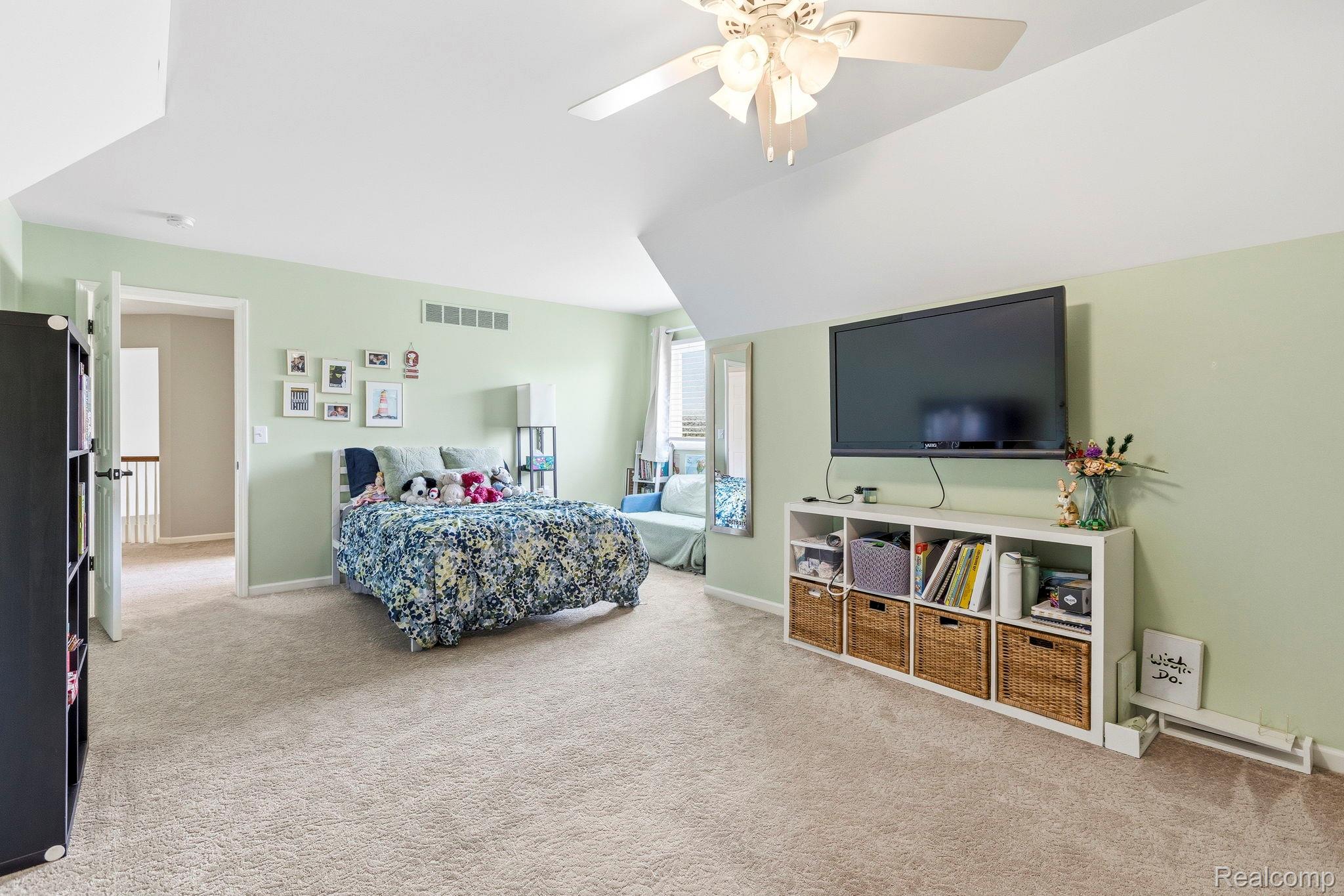 3772 Fawn Drive Rochester, MI 48306 - Photo 34 of 56 52-web-or-mls-3772 Fawn Dr - Interior (33 of 45).jpg