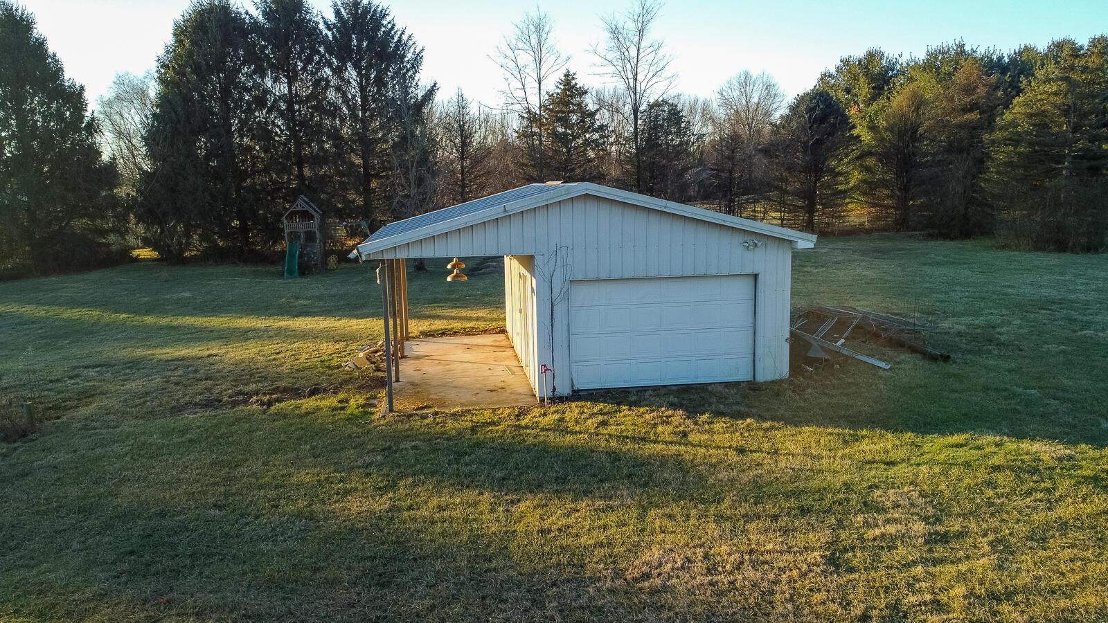 8166 York Road Southwest Pataskala, OH 43062 - Photo 24 of 33 2nd garage