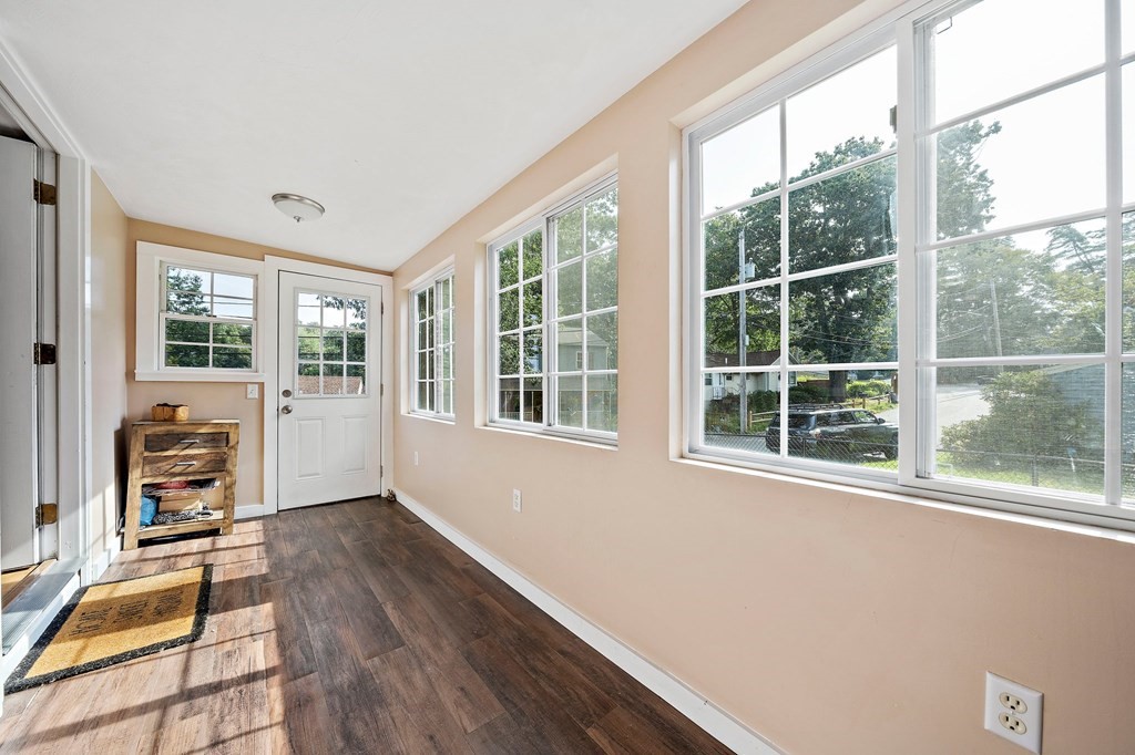 44 Patterson Street Weymouth, MA 02189 - Photo 4 of 24