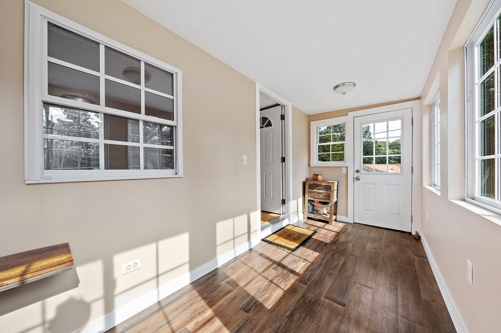 44 Patterson Street Weymouth, MA 02189 - Photo 5 of 24