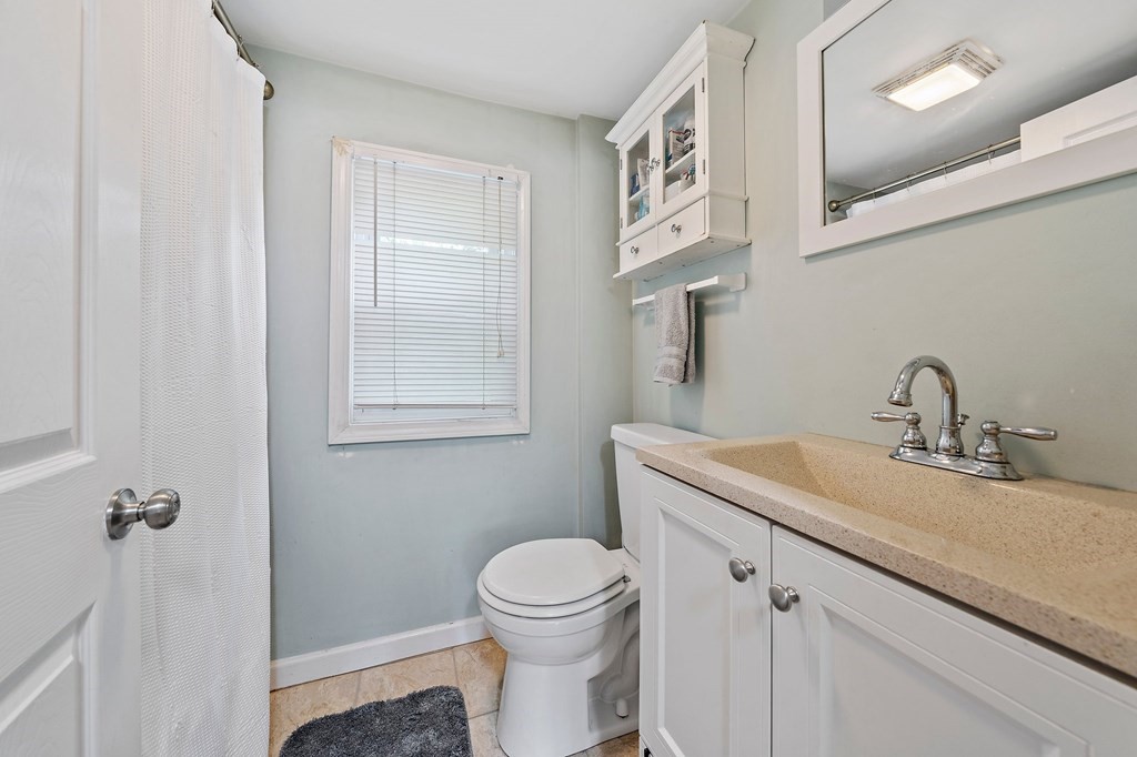 44 Patterson Street Weymouth, MA 02189 - Photo 6 of 24
