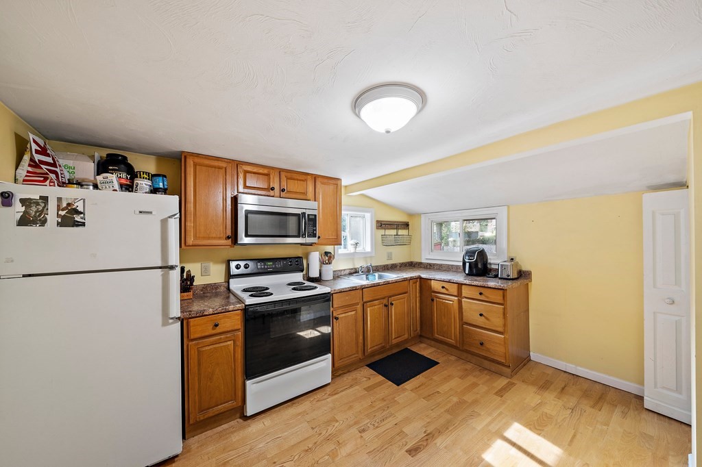 44 Patterson Street Weymouth, MA 02189 - Photo 10 of 24