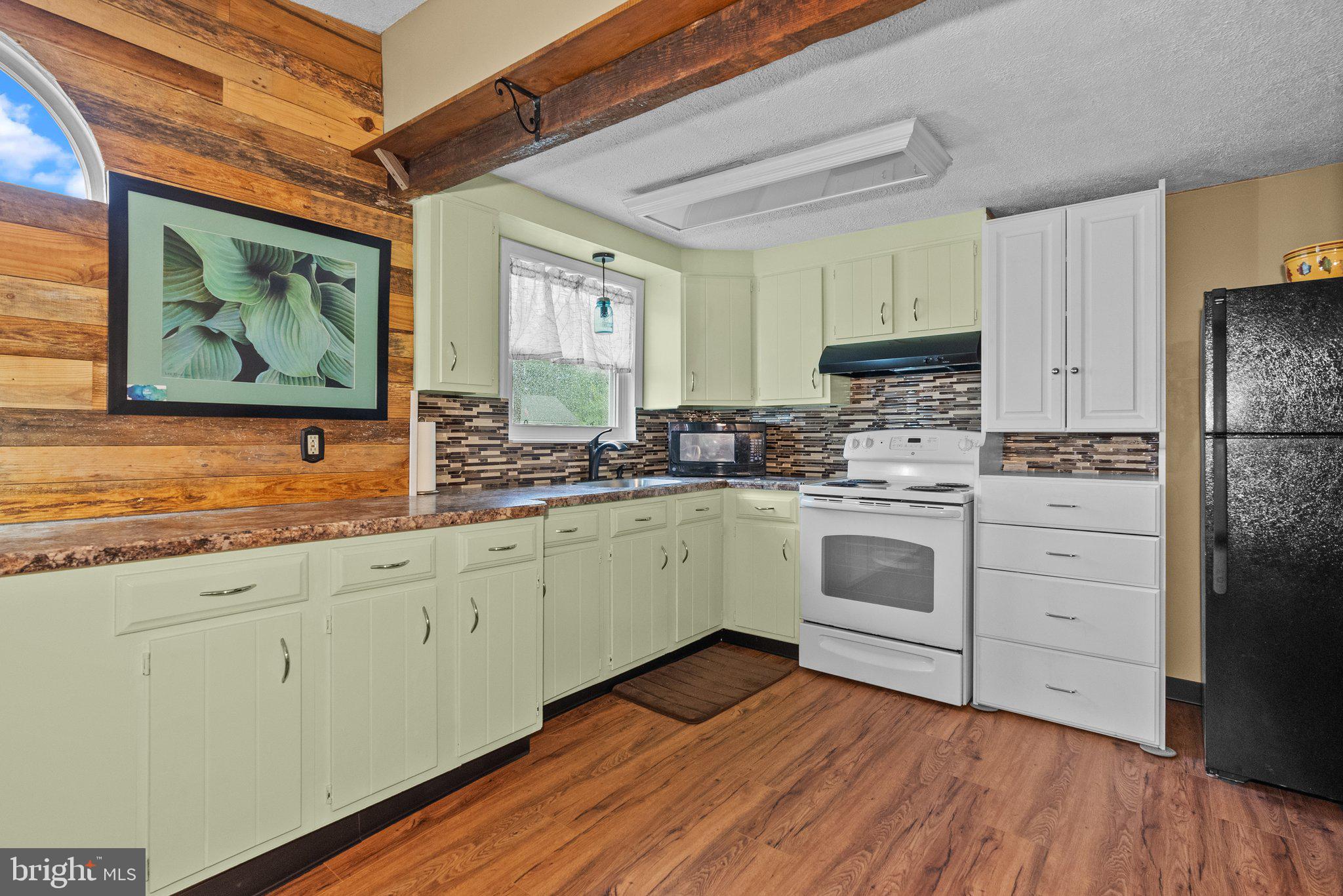 211 Westminster Avenue Bristol, PA 19007 - Photo 8 of 30 Kitchen