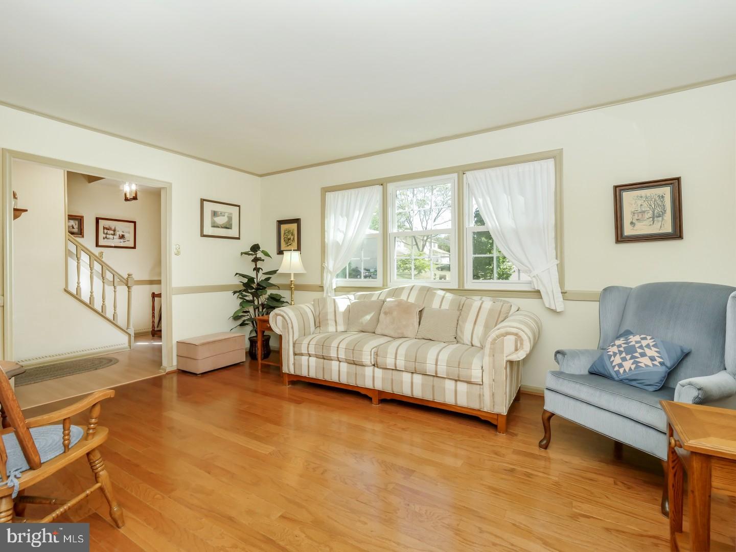112 Ruth Lane Doylestown, PA 18901 - Photo 7 of 21 Living Room
