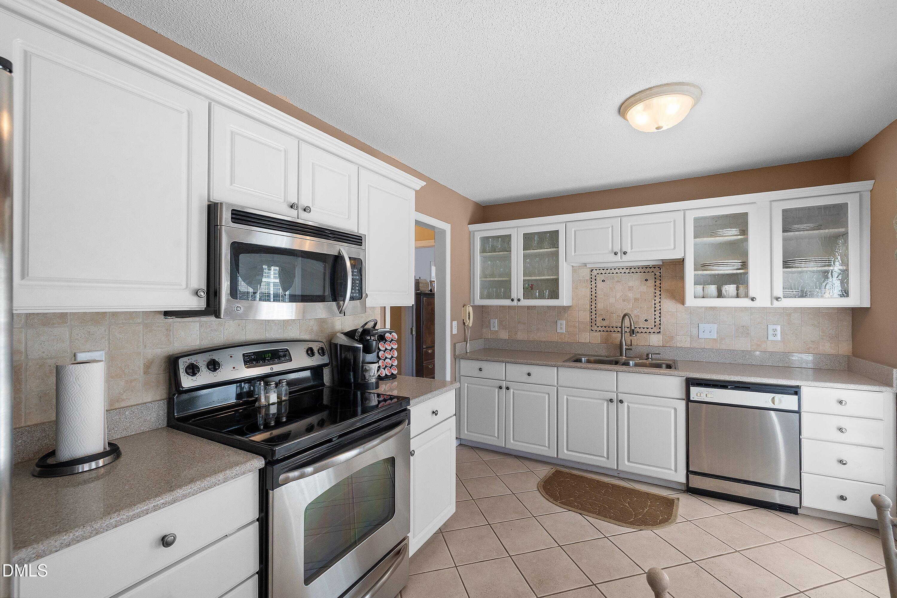 2349 Kendricks Court Raleigh, NC 27613 - Photo 17 of 29 25-2349 Kendricks Ct _4666