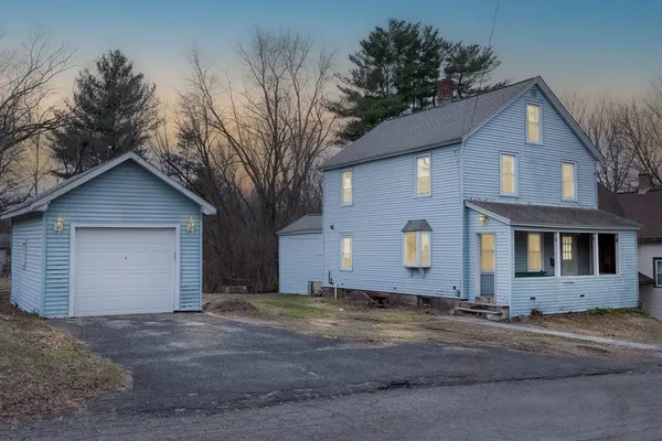 $349,900 | 14 Dewey Street, Easthampton, MA 01027