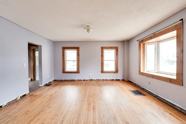 $349,900 | 14 Dewey Street, Easthampton, MA 01027