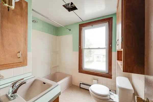 $349,900 | 14 Dewey Street, Easthampton, MA 01027