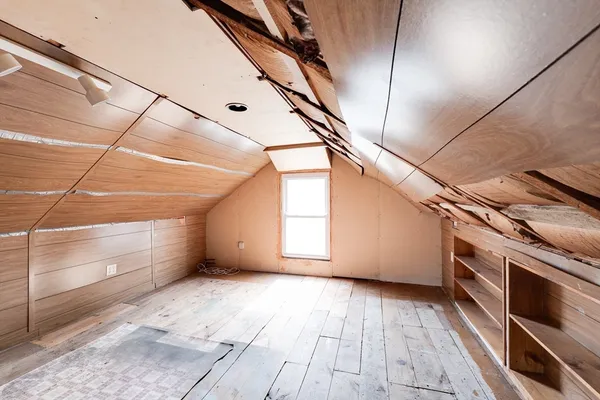 $349,900 | 14 Dewey Street, Easthampton, MA 01027