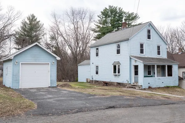 $349,900 | 14 Dewey Street, Easthampton, MA 01027