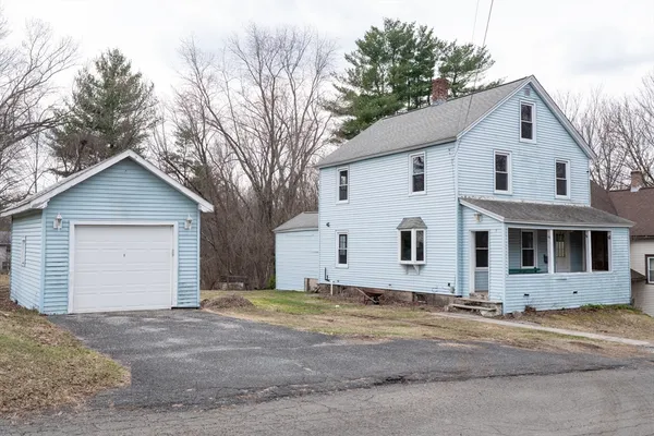 $349,900 | 14 Dewey Street, Easthampton, MA 01027