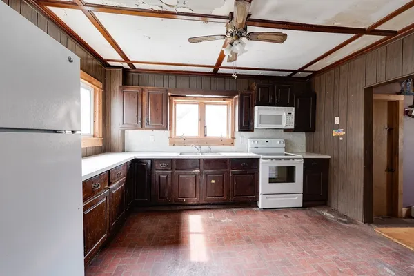 $349,900 | 14 Dewey Street, Easthampton, MA 01027