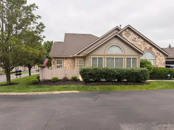 $330,000 | 2143 William T Circle, Lancaster, OH 43130