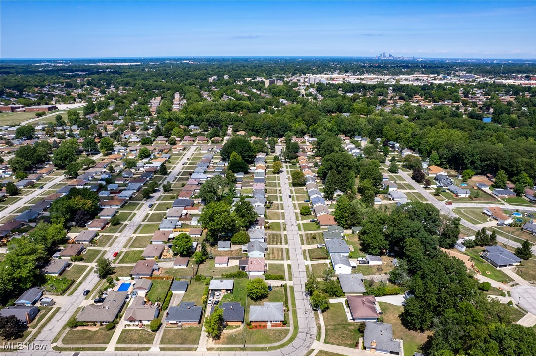 9114 Reichert Road Parma, OH 44130 - Photo 42 of 48