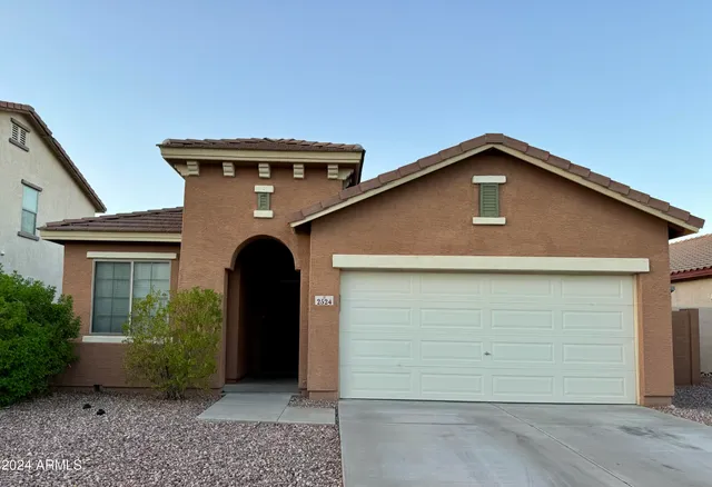 $1,995 | 2524 West Fawn Drive, Phoenix, AZ 85041