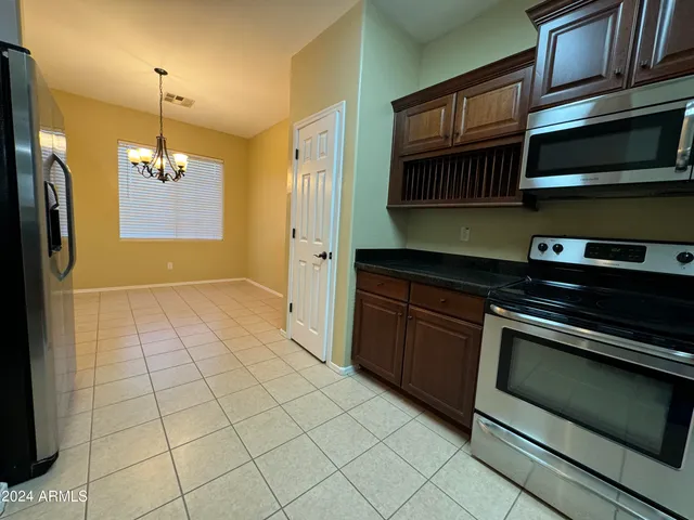 $1,995 | 2524 West Fawn Drive, Phoenix, AZ 85041