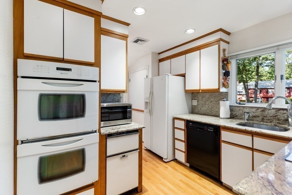 25 Chatham Way Lynnfield, MA 01940 - Photo 15 of 41