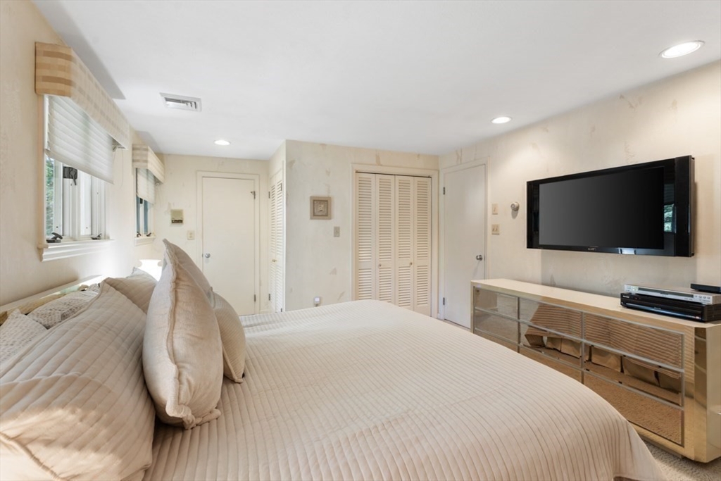 25 Chatham Way Lynnfield, MA 01940 - Photo 26 of 41