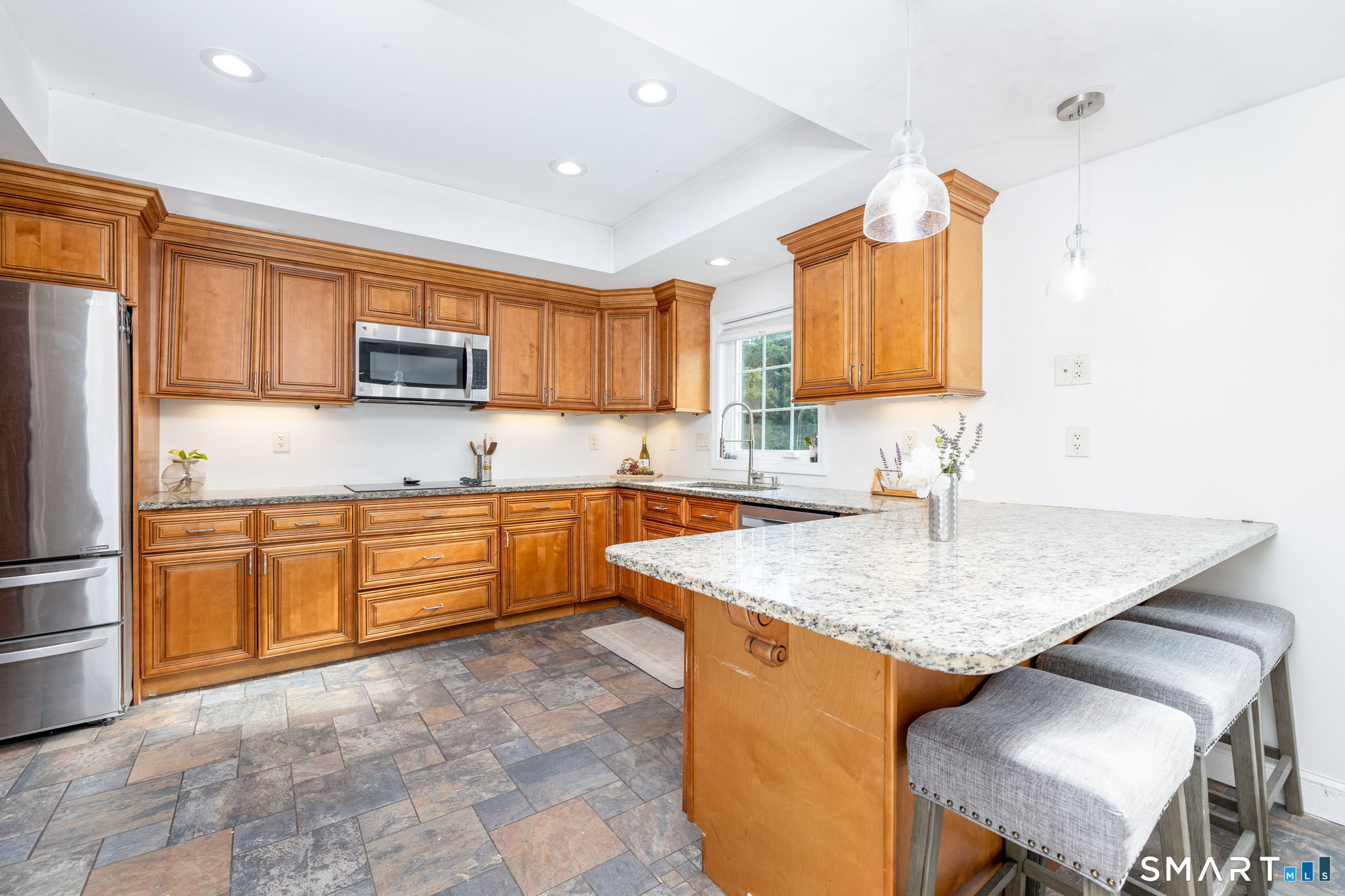 76 Collier Road Wethersfield, CT 06109 - Photo 12 of 37