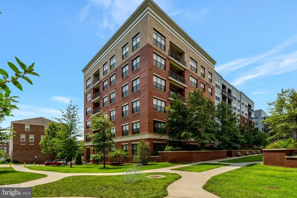 $750,000 | 9500 Sprague Avenue, Unit 403, Fairfax, VA 22031