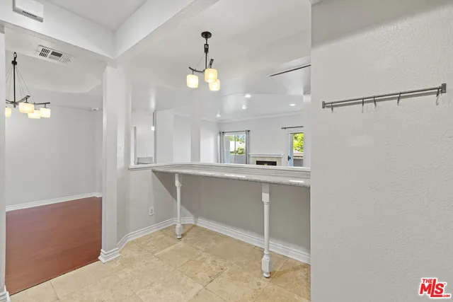 $629,000 | 5420 Sylmar Avenue, Unit 117, Sherman Oaks, CA 91401