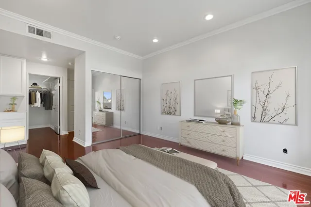 $629,000 | 5420 Sylmar Avenue, Unit 117, Sherman Oaks, CA 91401