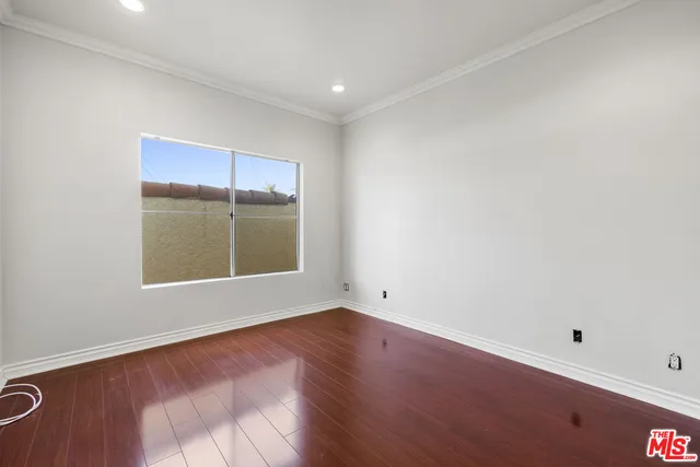 $629,000 | 5420 Sylmar Avenue, Unit 117, Sherman Oaks, CA 91401