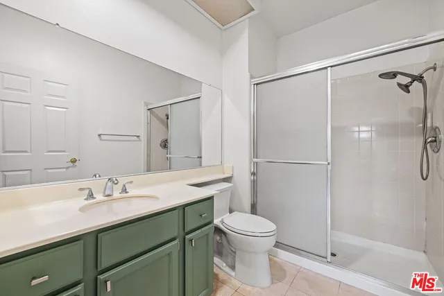 $629,000 | 5420 Sylmar Avenue, Unit 117, Sherman Oaks, CA 91401