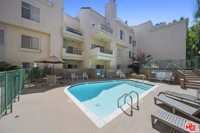 $629,000 | 5420 Sylmar Avenue, Unit 117, Sherman Oaks, CA 91401