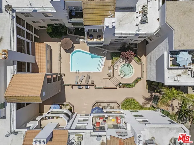 $629,000 | 5420 Sylmar Avenue, Unit 117, Sherman Oaks, CA 91401