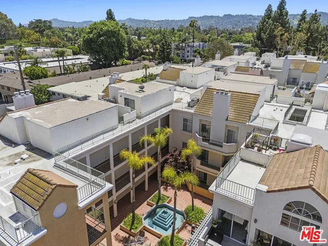 $629,000 | 5420 Sylmar Avenue, Unit 117, Sherman Oaks, CA 91401