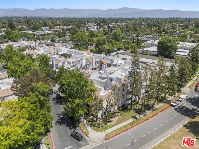$629,000 | 5420 Sylmar Avenue, Unit 117, Sherman Oaks, CA 91401