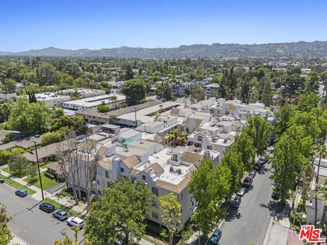 $629,000 | 5420 Sylmar Avenue, Unit 117, Sherman Oaks, CA 91401