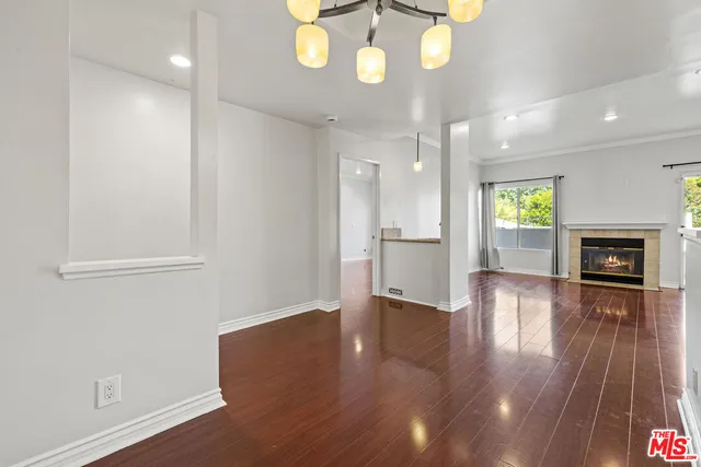 $629,000 | 5420 Sylmar Avenue, Unit 117, Sherman Oaks, CA 91401