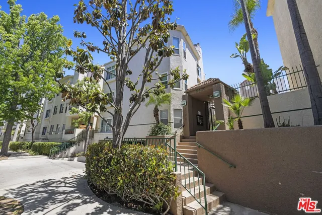 $629,000 | 5420 Sylmar Avenue, Unit 117, Sherman Oaks, CA 91401