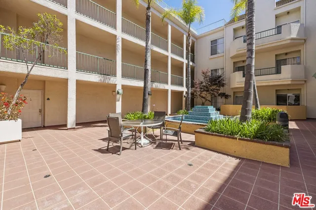 $629,000 | 5420 Sylmar Avenue, Unit 117, Sherman Oaks, CA 91401