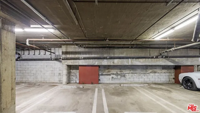 $629,000 | 5420 Sylmar Avenue, Unit 117, Sherman Oaks, CA 91401