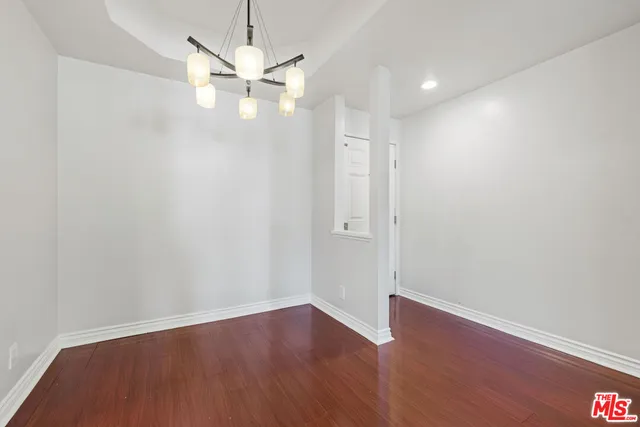 $629,000 | 5420 Sylmar Avenue, Unit 117, Sherman Oaks, CA 91401