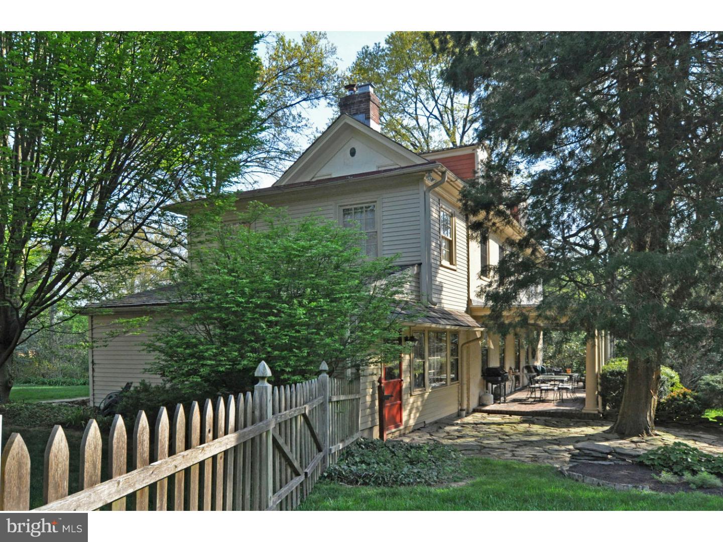 2318 Terwood Road Huntingdon Valley, PA 19006 - Photo 2 of 25 Exterior Side