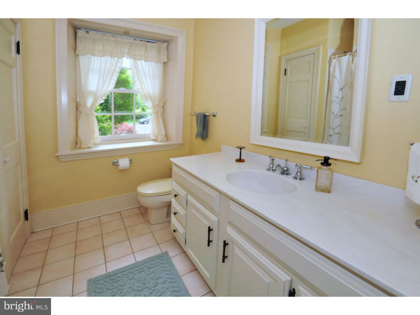 2318 Terwood Road Huntingdon Valley, PA 19006 - Photo 13 of 25 Bathroom