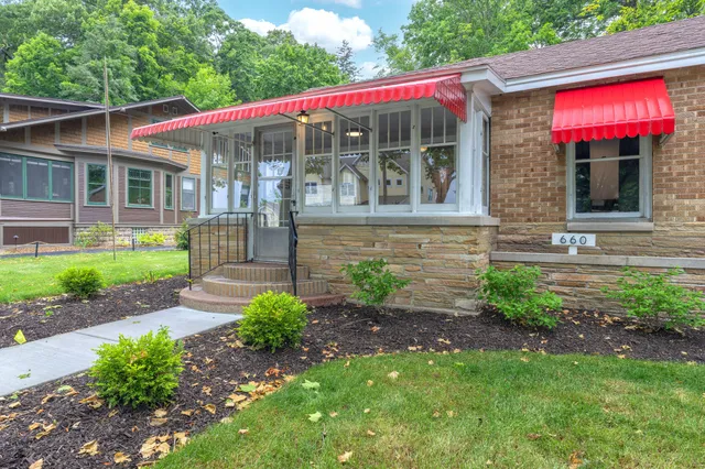 $699,000 | 660 Lake Street, Saugatuck, MI 49453