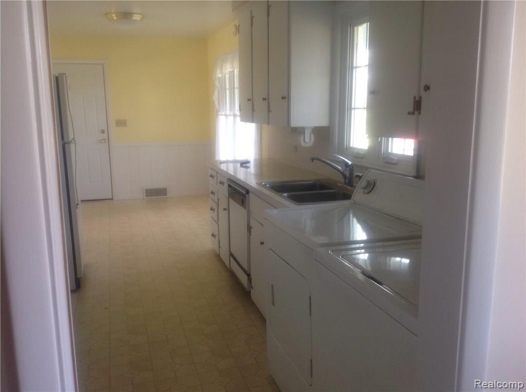 3086 Bigelow Road Howell, MI 48843 - Photo 5 of 7 image.jpg