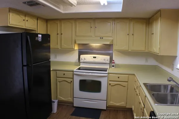 $1,195 | 5711 Larkdale Drive, San Antonio, TX 78233