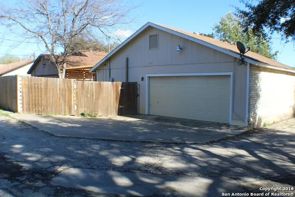 $1,195 | 5711 Larkdale Drive, San Antonio, TX 78233